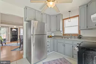 211 Lake Rd, Pasadena, MD 21122 - Photo 10