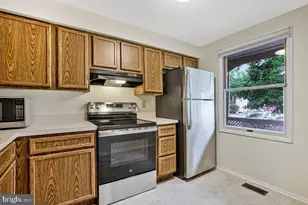 8010 Hadfield Ct, Pasadena, MD 21122 - Photo 4