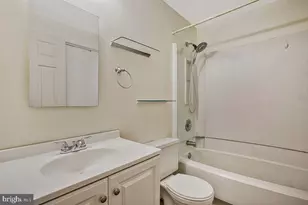 8010 Hadfield Ct, Pasadena, MD 21122 - Photo 18