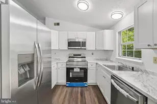 1502 Clearfield Cir, Severn, MD 21144 - Photo 2