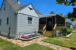 102 Sycamore Rd, Baltimore, MD 21226 - Photo 2