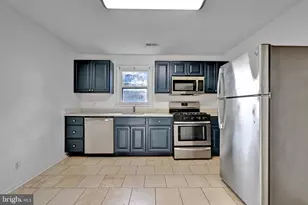 811 Seagrove Road E, Glen Burnie, MD 21060 - Photo 2