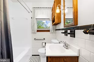 205 7th Ave, Baltimore, MD 21225 - Photo 14