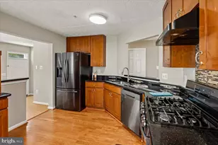 608 Talon Ct, Arnold, MD 21012 - Photo 2