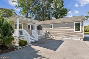 7654 Bay St, Pasadena, MD 21122 - Photo 10