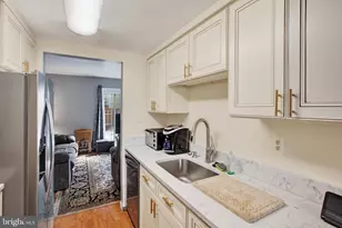 1853 Foxdale Ct, Crofton, MD 21114 - Photo 10