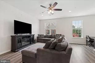 8109 Falcon Crest Dr, Glen Burnie, MD 21061 - Photo 4