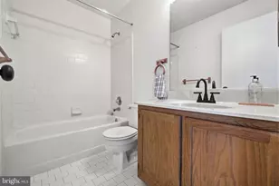 1106 Castle Harbour Way, Glen Burnie, MD 21060 - Photo 14