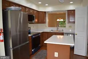 248 St Michaels Cir, Odenton, MD 21113 - Photo 2