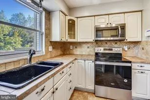 8151 Turn Loop Rd, Glen Burnie, MD 21061 - Photo 4