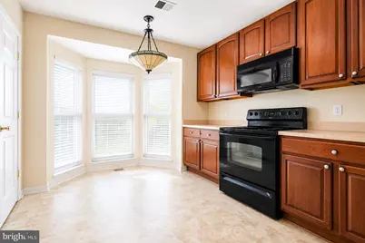 742 Heather Stone Loop #29, Glen Burnie, MD 21061 - Photo 2