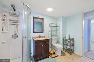 916 Lynvue Rd, Linthicum Heights, MD 21090 - Photo 44