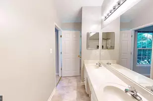 7 Harbour Heights Dr, Annapolis, MD 21401 - Photo 32