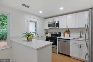 6419 Grafton Garth Ct, Glen Burnie, MD 21061 - Photo 2