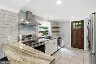 8014 Forest Glen Dr, Pasadena, MD 21122 - Photo 4