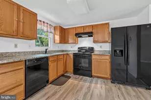 2294 Raindrop Ct, Odenton, MD 21113 - Photo 10