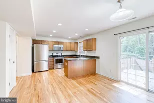 901 8th St, Pasadena, MD 21122 - Photo 10