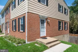 8215 Parham Ct, Severn, MD 21144 - Photo 4