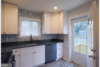 560 Lanny Court, Millersville, MD 21108 - Photo 16