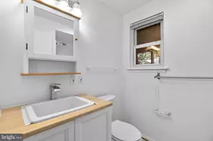 140 Pennsylvania Ave, Pasadena, MD 21122 - Photo 24