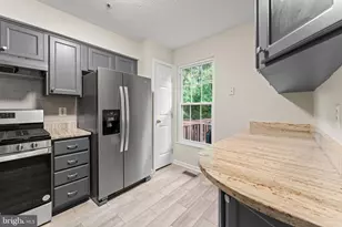 144 Foxchase Dr, Glen Burnie, MD 21061 - Photo 8