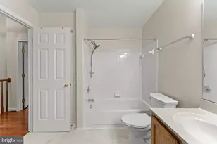 144 Foxchase Dr, Glen Burnie, MD 21061 - Photo 24