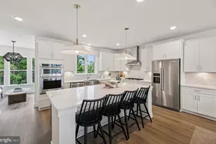 1156 Crested Wood Dr, Laurel, MD 20724 - Photo 2