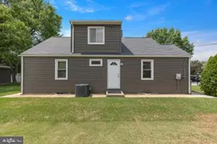 207 Hance Ave, Linthicum Heights, MD 21090 - Photo 4