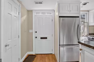 35 Pinkney St, Annapolis, MD 21401 - Photo 6
