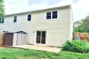 1084 Bright Leaf Ct, Arnold, MD 21012 - Photo 2