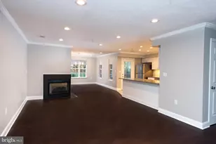 633 Admiral Dr, Annapolis, MD 21401 - Photo 2
