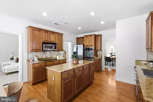 8221 Anglers Edge Ct, Glen Burnie, MD 21060 - Photo 12