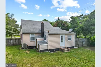 301 Lakeview Avenue, Edgewater, MD 21037 - Photo 2