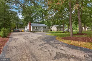 512 St Martins Ln, Severna Park, MD 21146 - Photo 2