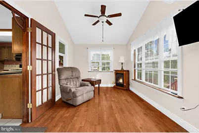 306 Broadway Avenue, Glen Burnie, MD 21061 - Photo 18