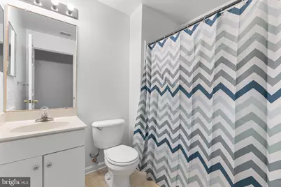 2026 Gov Thomas Bladen Way #204, Annapolis, MD 21401 - Photo 18
