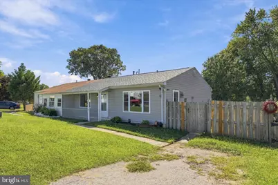 7704 Queens Park Road, Pasadena, MD 21122 - Photo 2