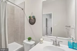 158 Woodgate Cir, Pasadena, MD 21122 - Photo 8