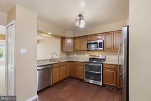 8609 Woodland Manor Dr, Laurel, MD 20724 - Photo 14