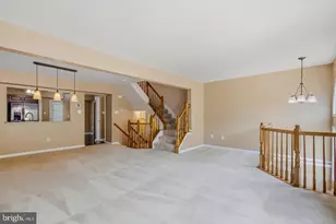 8609 Woodland Manor Dr, Laurel, MD 20724 - Photo 6