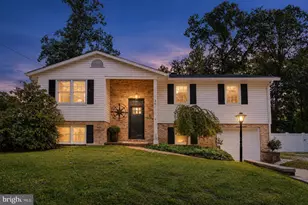 261 Magothy Bridge Rd, Pasadena, MD 21122 - Photo 1