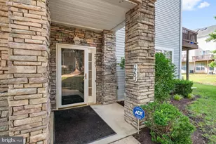 2703 Oak Leaf Ct, Odenton, MD 21113 - Photo 2