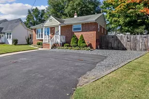 182 Dale Rd, Pasadena, MD 21122 - Photo 2