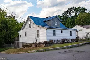 61 Maple St, Cumberland, MD 21502 - Photo 1