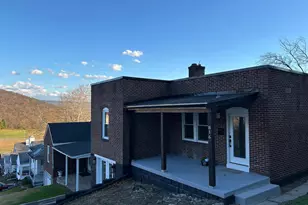 816 Elmwood Ln, Cumberland, MD 21502 - Photo 2