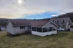 16821 Porter Rd NW, Frostburg, MD 21532 - Photo 4