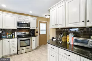 419 Avirett Ave, Cumberland, MD 21502 - Photo 8