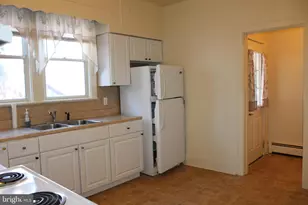 610 Hill Top Dr, Cumberland, MD 21502 - Photo 16