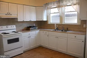 610 Hill Top Dr, Cumberland, MD 21502 - Photo 16