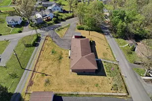 12043 Iris Ave, Cumberland, MD 21502 - Photo 2